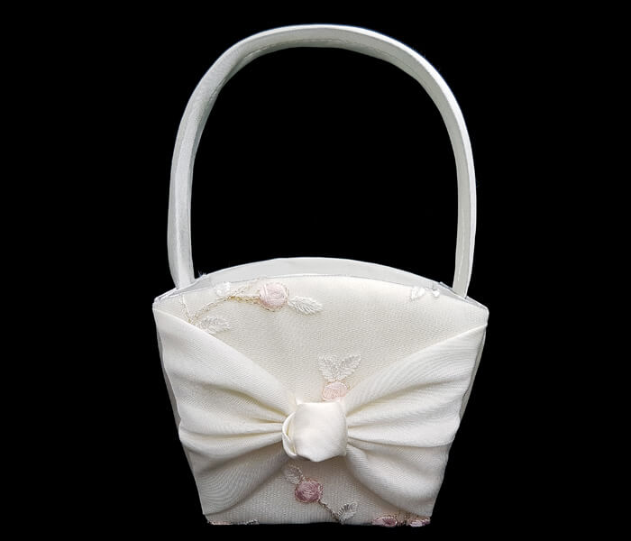 BR-7010BK Flower Baskets Ivory With peach rosebuds 8.50