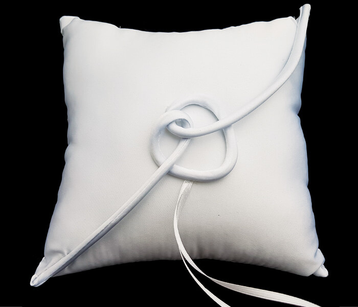 BR-9036B White Ring Pillow with Love Knot 8.50