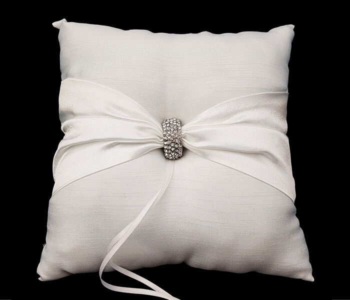 KW5DI-03 WHITE KW5DI-02 PEARL WHITE KW5DI-01 IVORY Ring Pillow with Diamond Designer Buckle